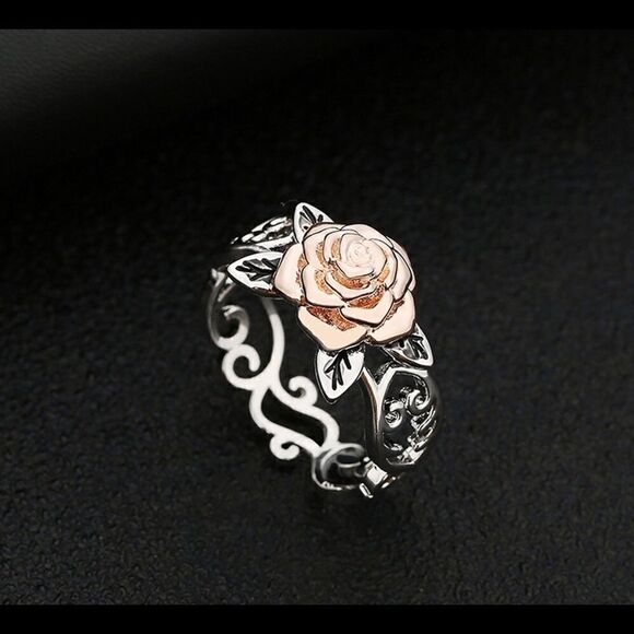 Exquisite Two Tone Floral Ring - Picture 1 of 4